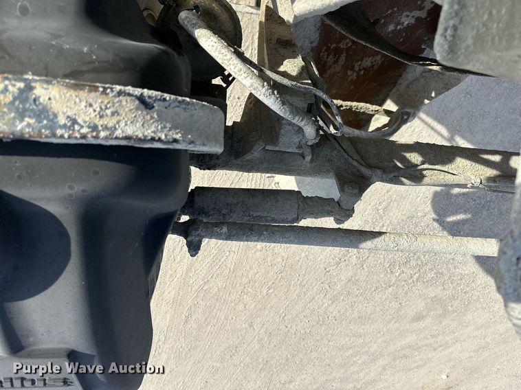 image for item DW4263 2005 International 5600I ready mix truck