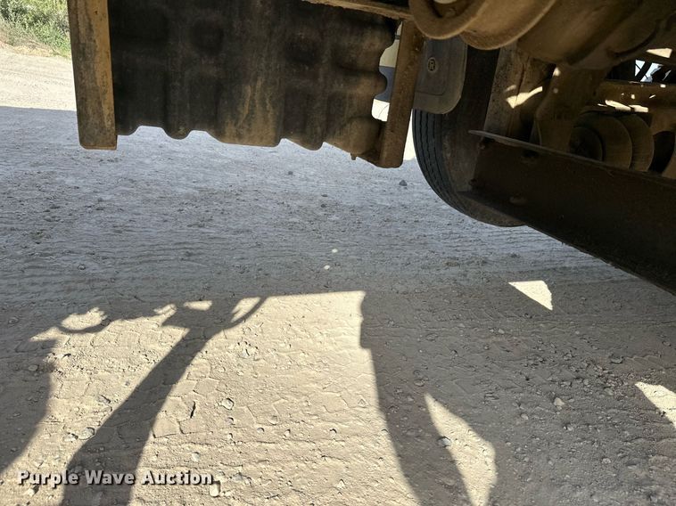 image for item DW4263 2005 International 5600I ready mix truck