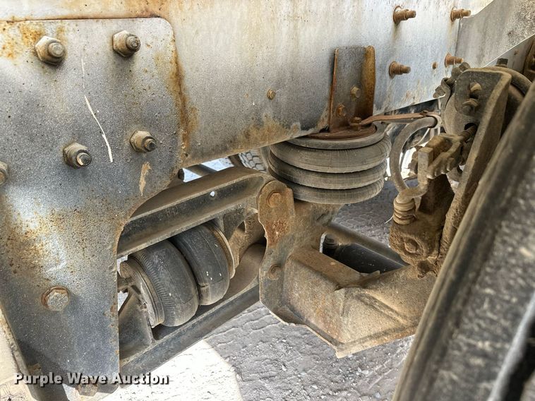 image for item DW4263 2005 International 5600I ready mix truck