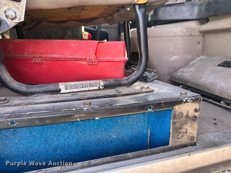 image for item DW4263 2005 International 5600I ready mix truck