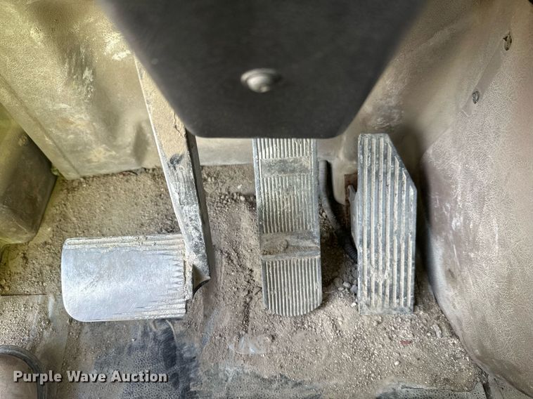 image for item DW4263 2005 International 5600I ready mix truck