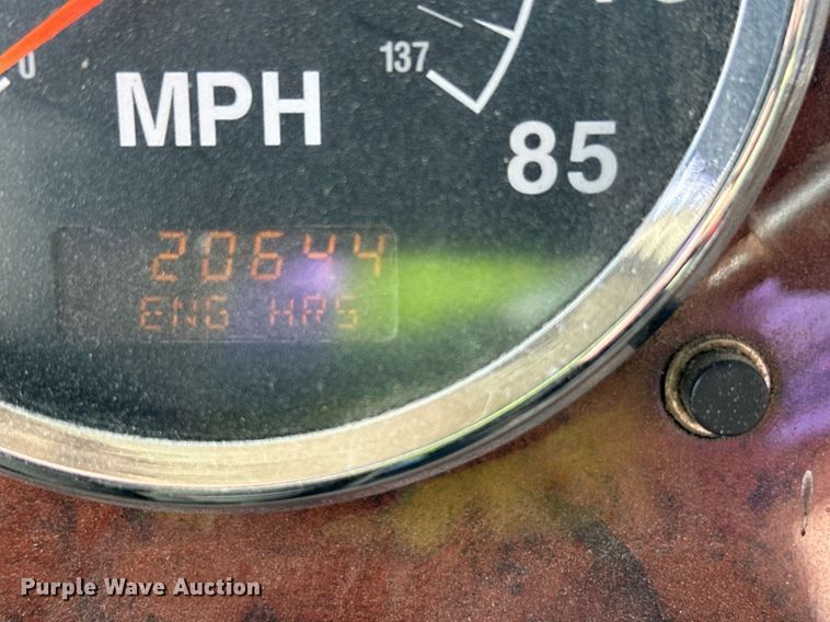 image for item DW4263 2005 International 5600I ready mix truck