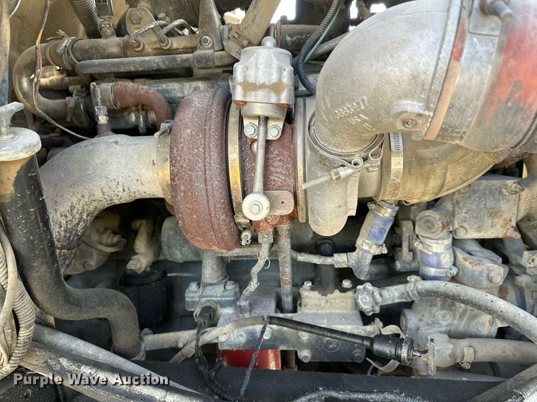 image for item DW4263 2005 International 5600I ready mix truck