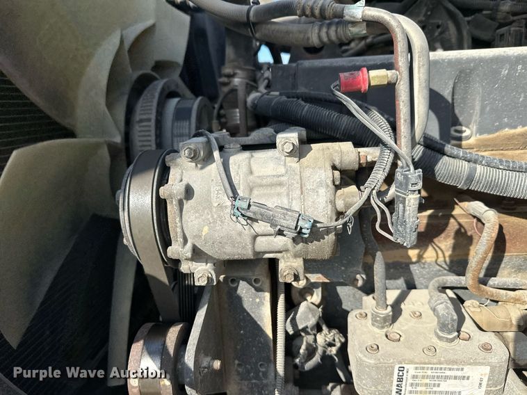 image for item DW4263 2005 International 5600I ready mix truck