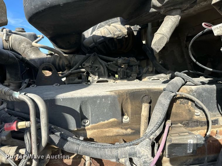 image for item DW4263 2005 International 5600I ready mix truck