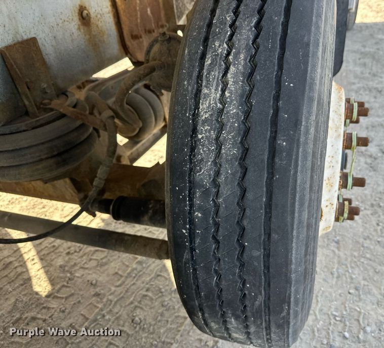 image for item DW4263 2005 International 5600I ready mix truck