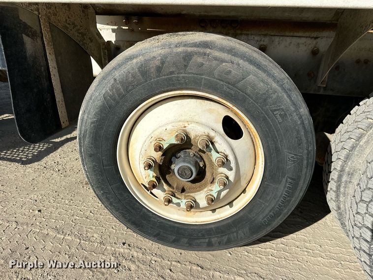 image for item DW4263 2005 International 5600I ready mix truck