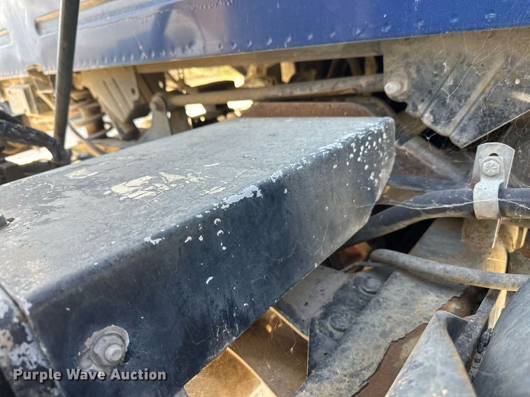 image for item DW4264 2002 Volvo VNL ready mix truck