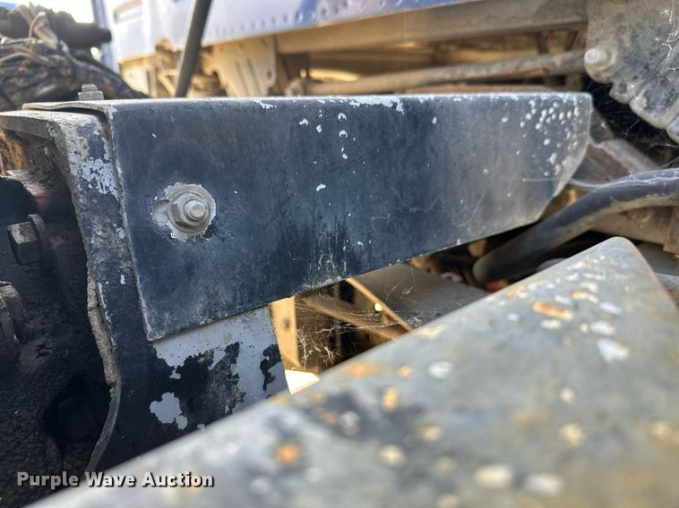 image for item DW4264 2002 Volvo VNL ready mix truck