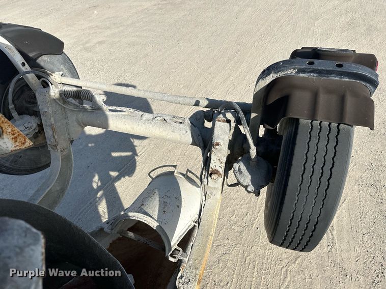 image for item DW4264 2002 Volvo VNL ready mix truck