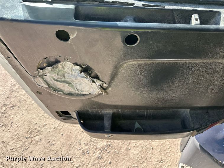 image for item DW4264 2002 Volvo VNL ready mix truck