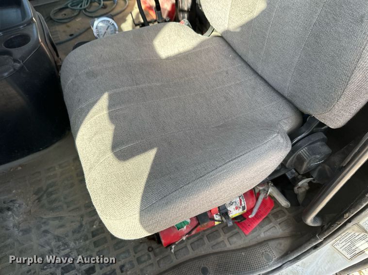 image for item DW4264 2002 Volvo VNL ready mix truck