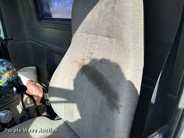 image for item DW4264 2002 Volvo VNL ready mix truck