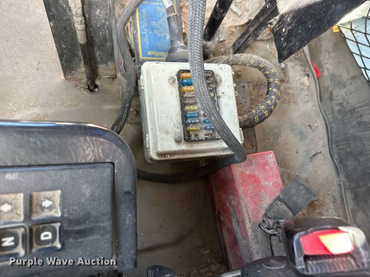 image for item DW4264 2002 Volvo VNL ready mix truck