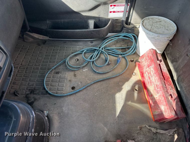 image for item DW4264 2002 Volvo VNL ready mix truck