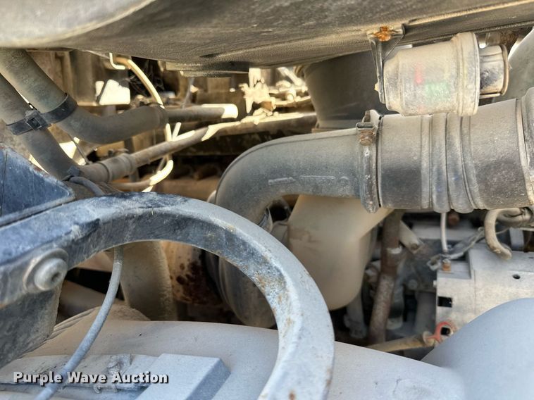 image for item DW4264 2002 Volvo VNL ready mix truck