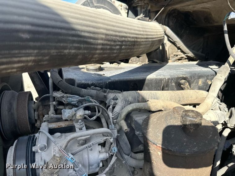 image for item DW4264 2002 Volvo VNL ready mix truck