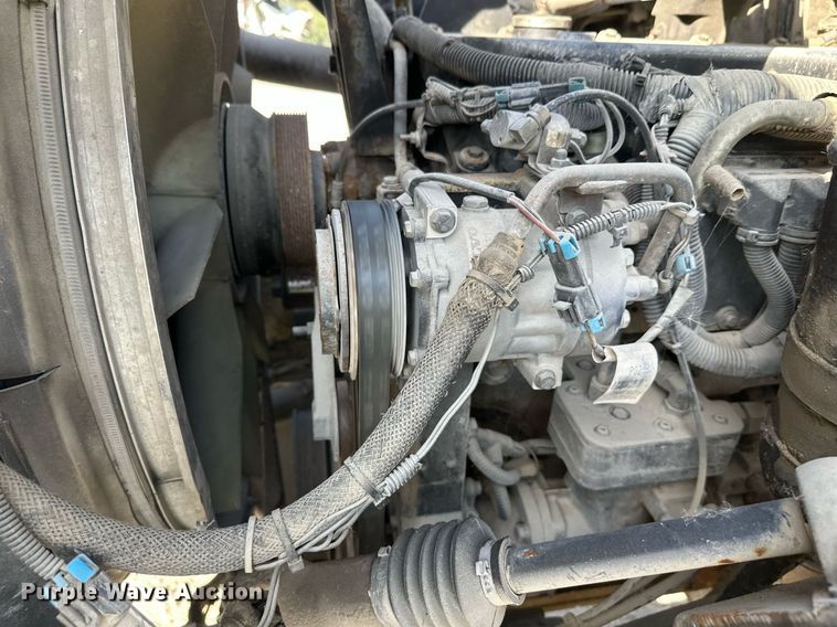 image for item DW4264 2002 Volvo VNL ready mix truck