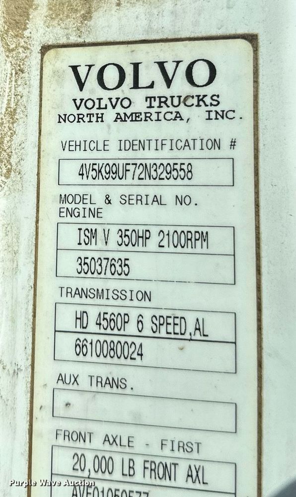 image for item DW4264 2002 Volvo VNL ready mix truck