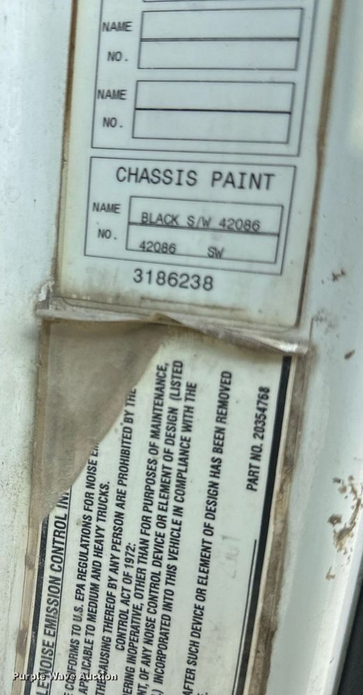 image for item DW4264 2002 Volvo VNL ready mix truck