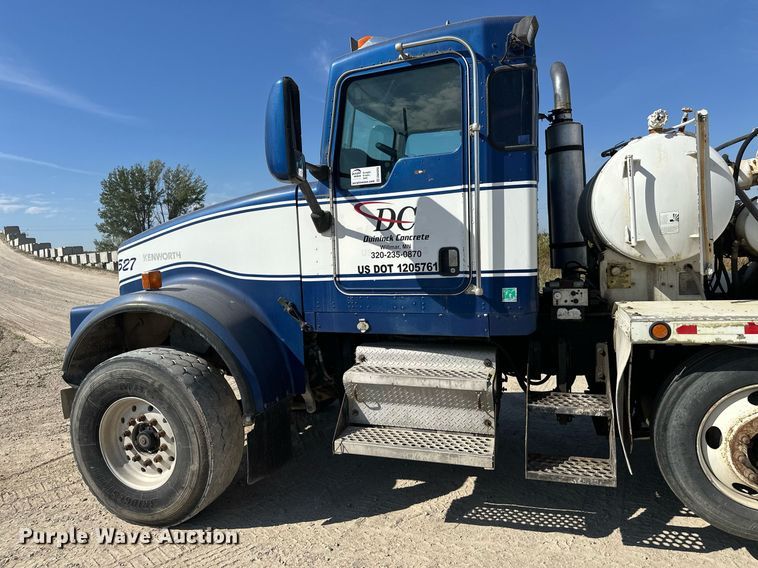 image for item DW4265 2005 Kenworth W900 ready mix truck