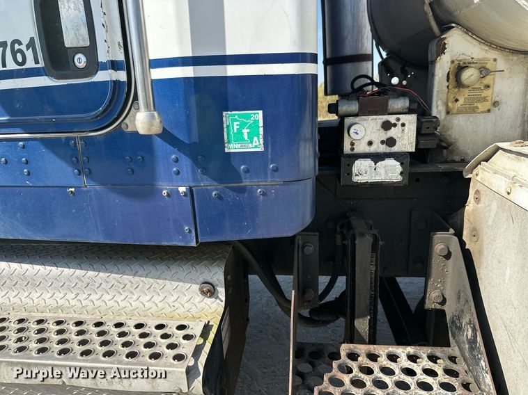 image for item DW4265 2005 Kenworth W900 ready mix truck