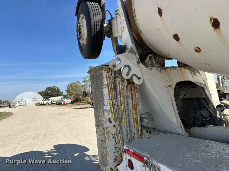 image for item DW4265 2005 Kenworth W900 ready mix truck