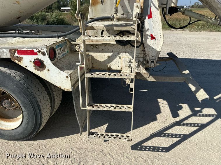 image for item DW4265 2005 Kenworth W900 ready mix truck