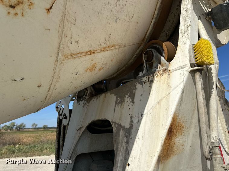 image for item DW4265 2005 Kenworth W900 ready mix truck