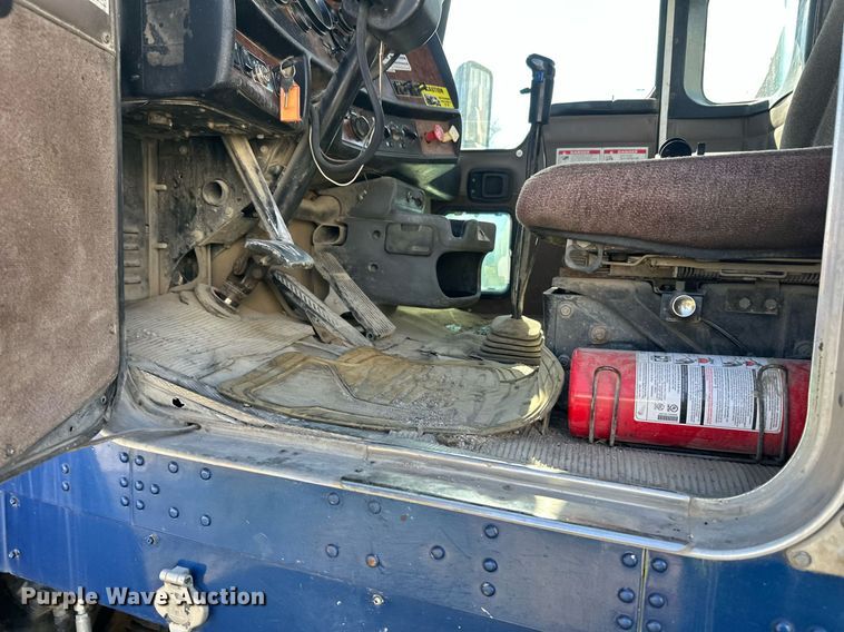 image for item DW4265 2005 Kenworth W900 ready mix truck