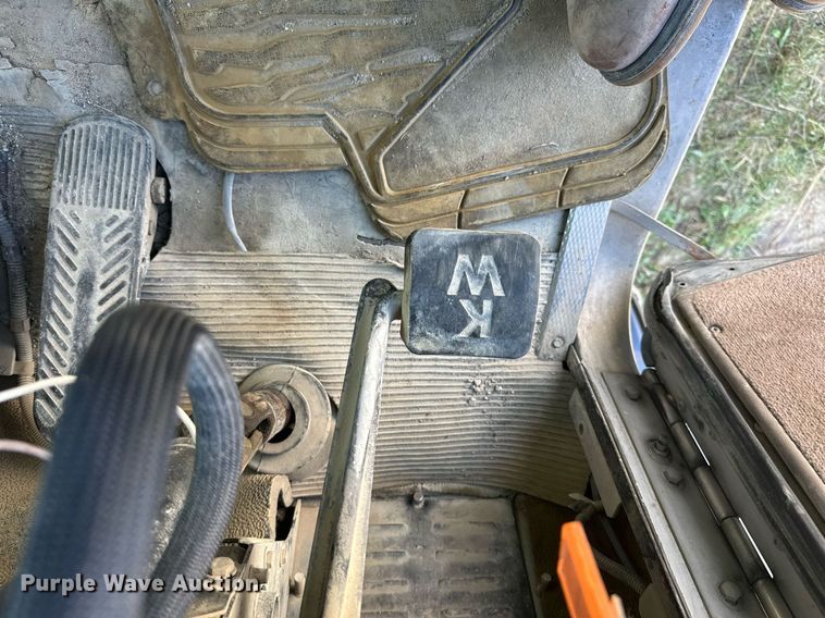 image for item DW4265 2005 Kenworth W900 ready mix truck