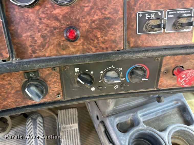 image for item DW4265 2005 Kenworth W900 ready mix truck