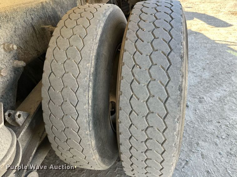 image for item DW4265 2005 Kenworth W900 ready mix truck