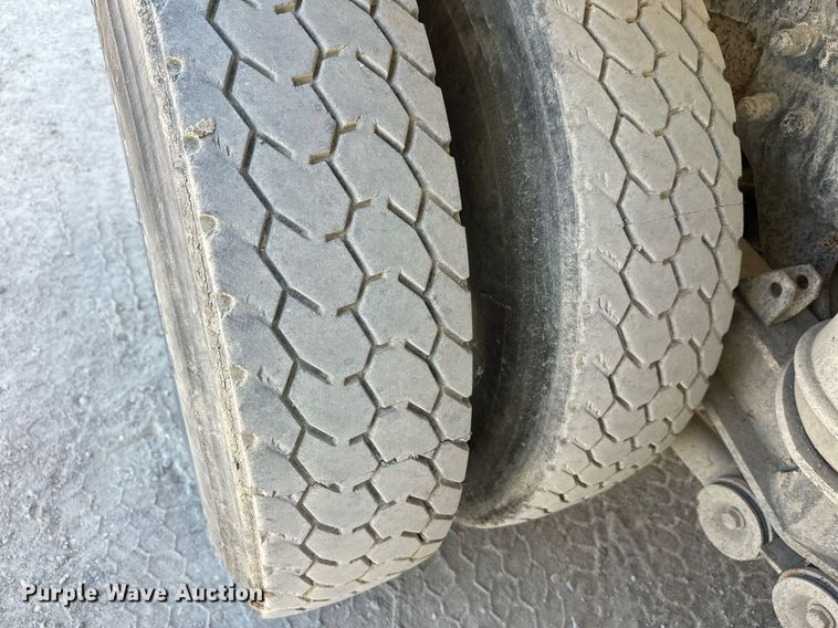 image for item DW4265 2005 Kenworth W900 ready mix truck