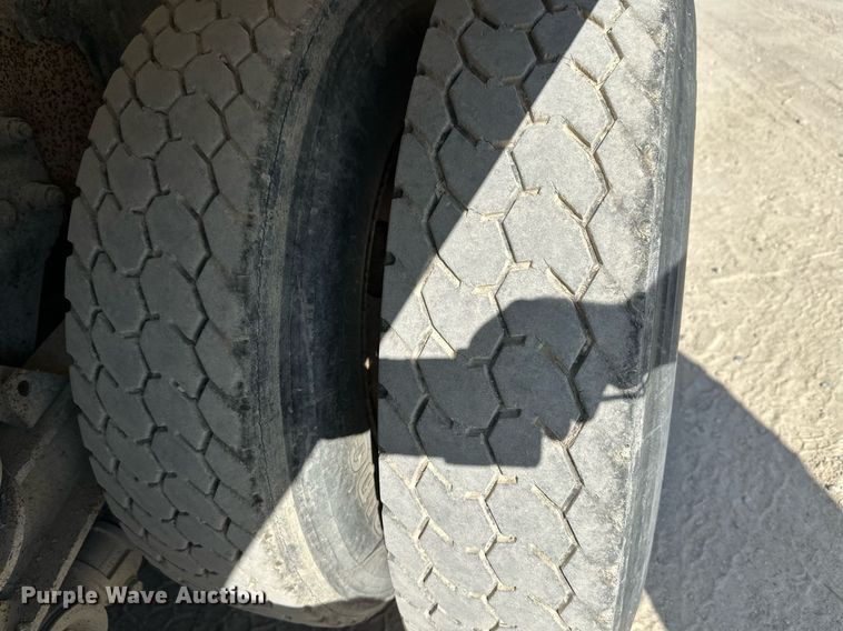 image for item DW4265 2005 Kenworth W900 ready mix truck