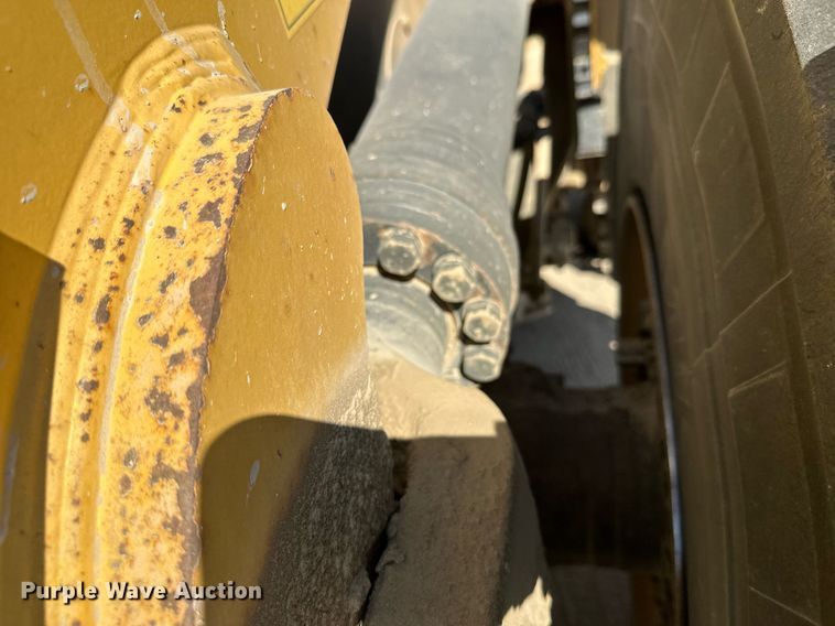 image for item DW4267 2012 Komatsu WA500-7 wheel loader