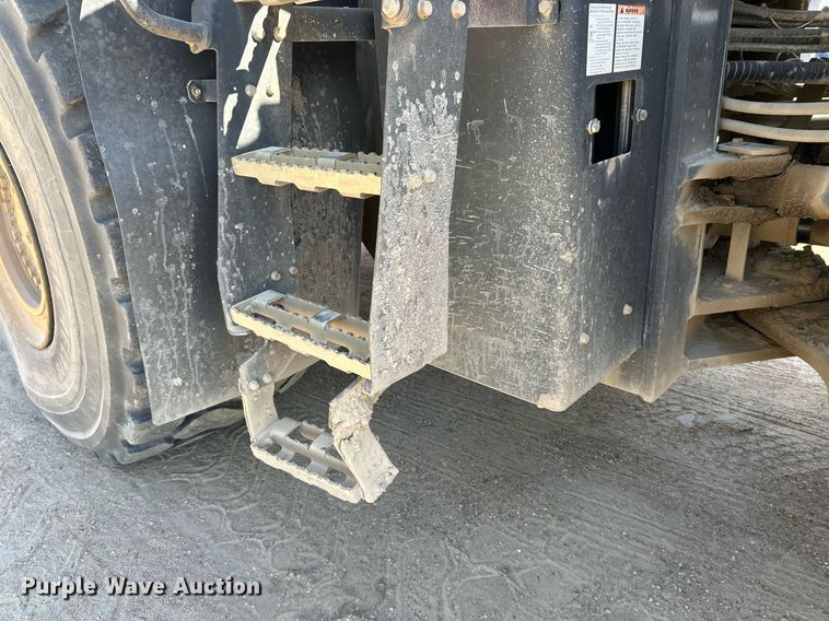 image for item DW4267 2012 Komatsu WA500-7 wheel loader