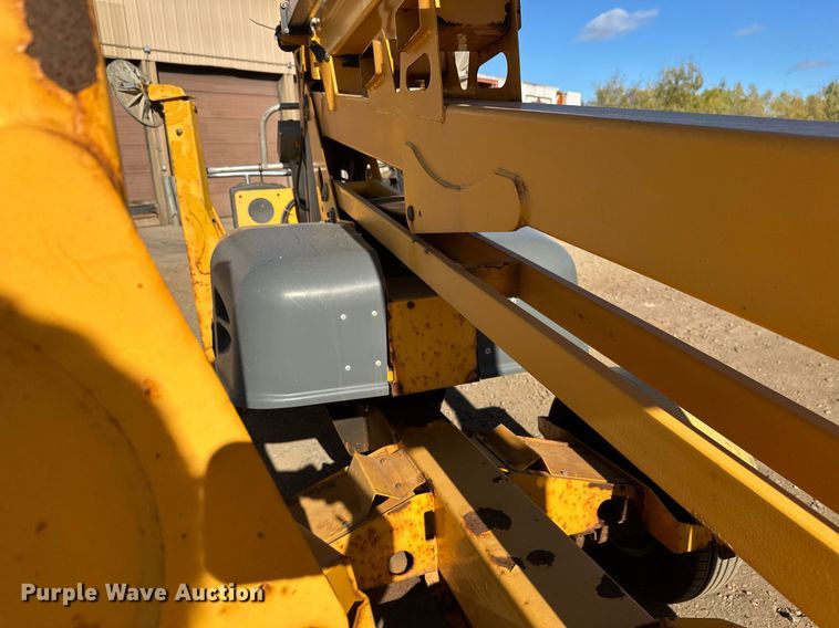 image for item DW4274 2014 Haulotte 4527A boom lift
