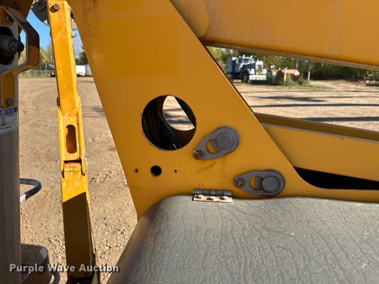 image for item DW4274 2014 Haulotte 4527A boom lift