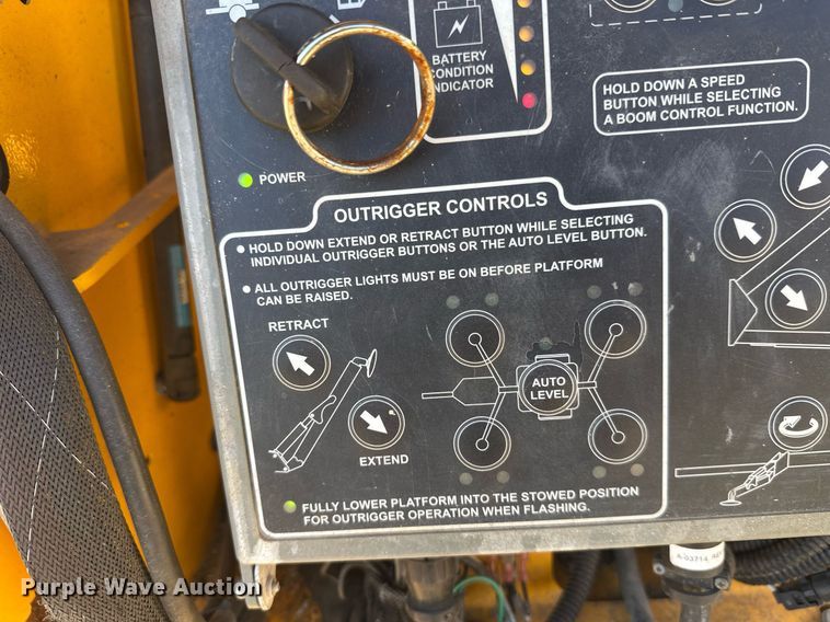 image for item DW4274 2014 Haulotte 4527A boom lift