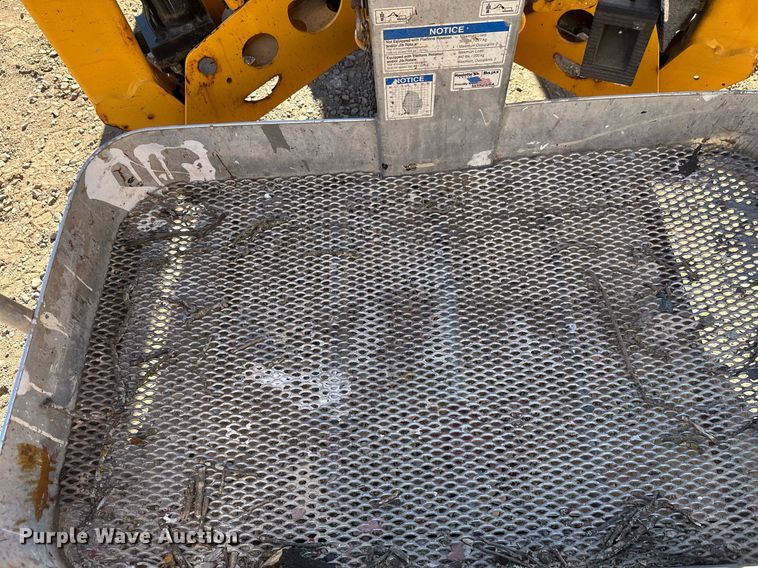 image for item DW4274 2014 Haulotte 4527A boom lift