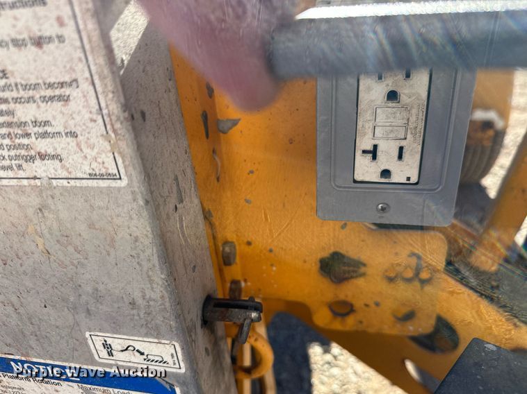 image for item DW4274 2014 Haulotte 4527A boom lift