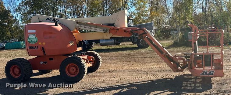 image for item DW4275 2000 JLG 450AJ boom lift