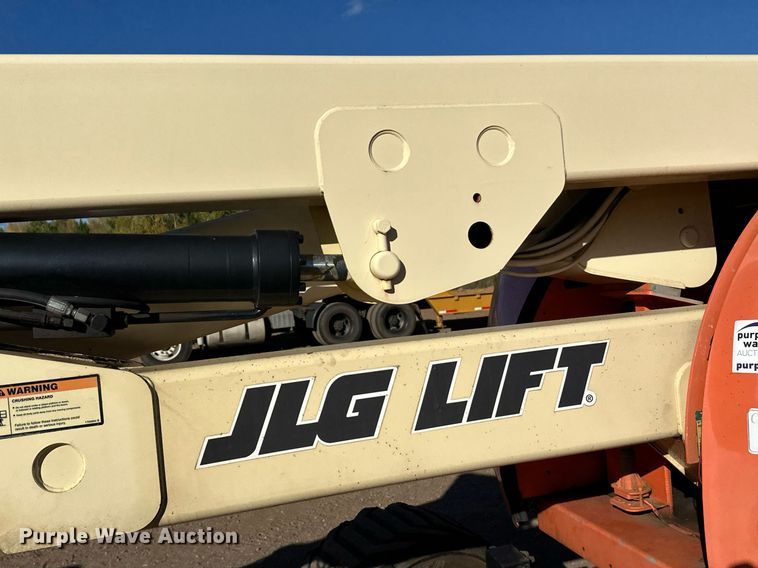 image for item DW4275 2000 JLG 450AJ boom lift