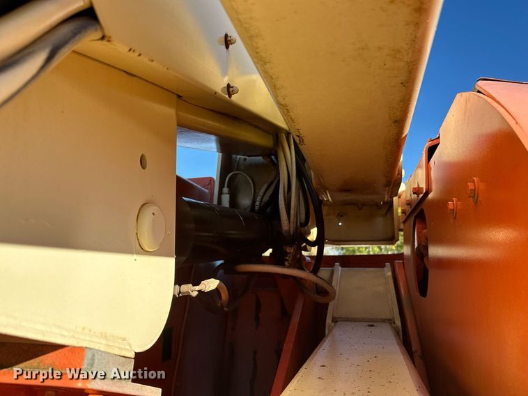 image for item DW4275 2000 JLG 450AJ boom lift