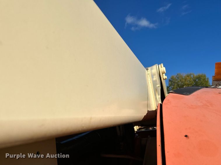 image for item DW4275 2000 JLG 450AJ boom lift