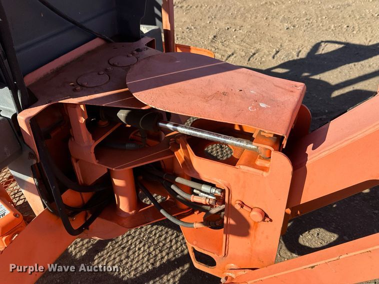 image for item DW4275 2000 JLG 450AJ boom lift