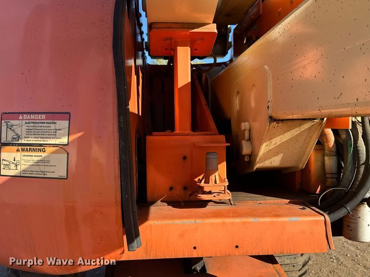 image for item DW4275 2000 JLG 450AJ boom lift