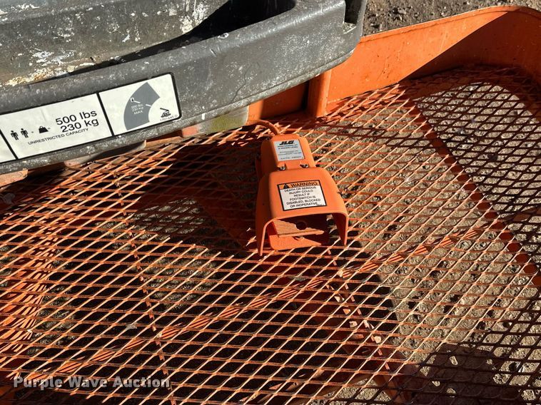 image for item DW4275 2000 JLG 450AJ boom lift