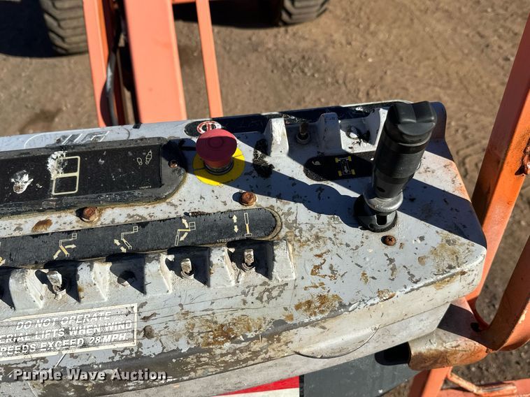 image for item DW4275 2000 JLG 450AJ boom lift